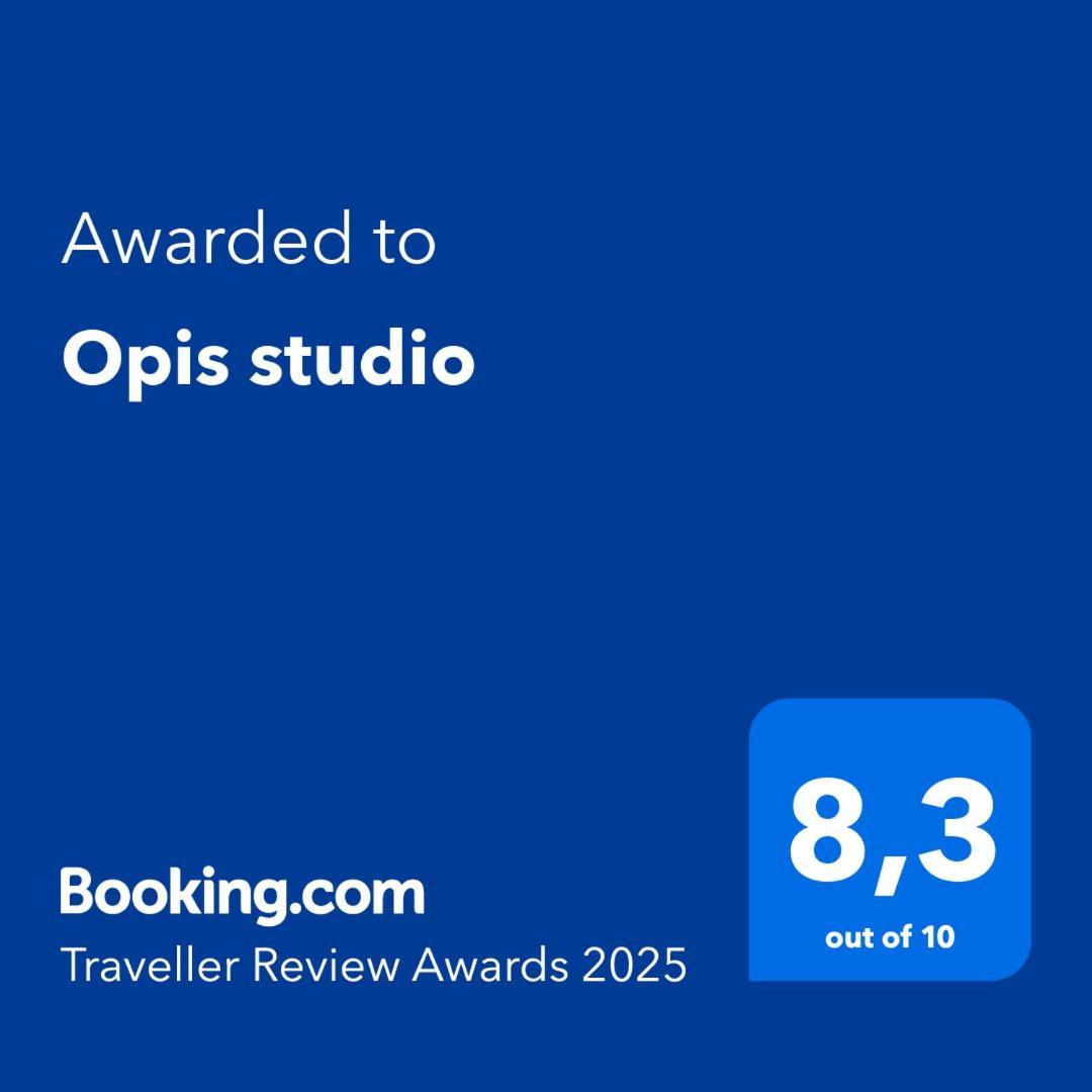 Opis Studio Ornos  Luaran gambar
